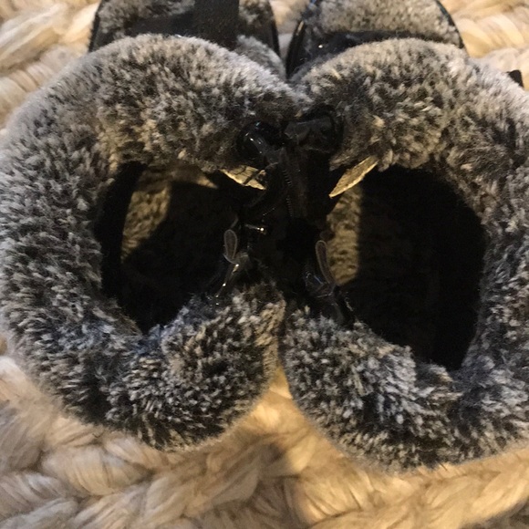 Stuart Weitzman Ariana Snow Boots Faux Fur - Picture 8 of 8